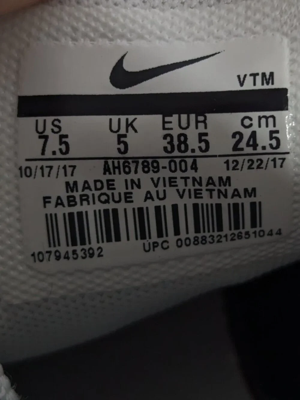 Nike Air Max 270 Barely Gray Fuschia Sneaker Size 7.5 Comfort Stretch Running